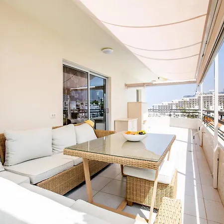 Fabulous New 2 Bedroom In アデヘ