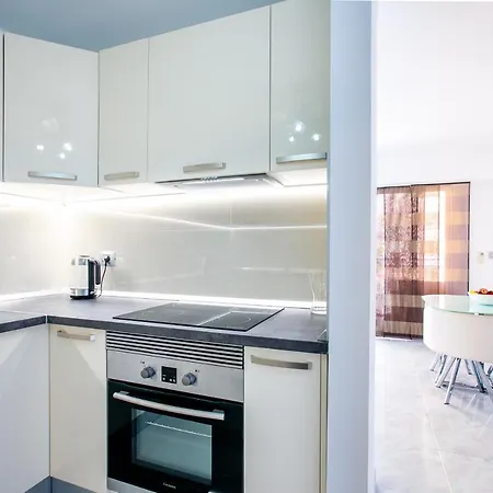 Fabulous New 2 Bedroom In أذيخي