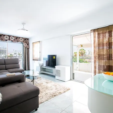 Fabulous New 2 Bedroom In * アデヘ