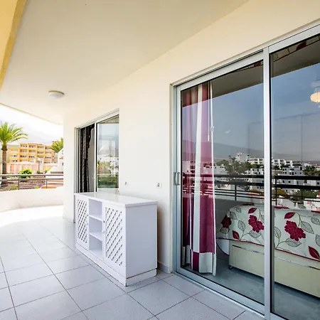 Fabulous New 2 Bedroom In דירה