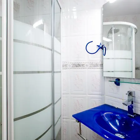 Fabulous New 2 Bedroom In דירה